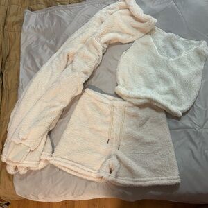 Cozy White Fleece 3pc Lounge Set